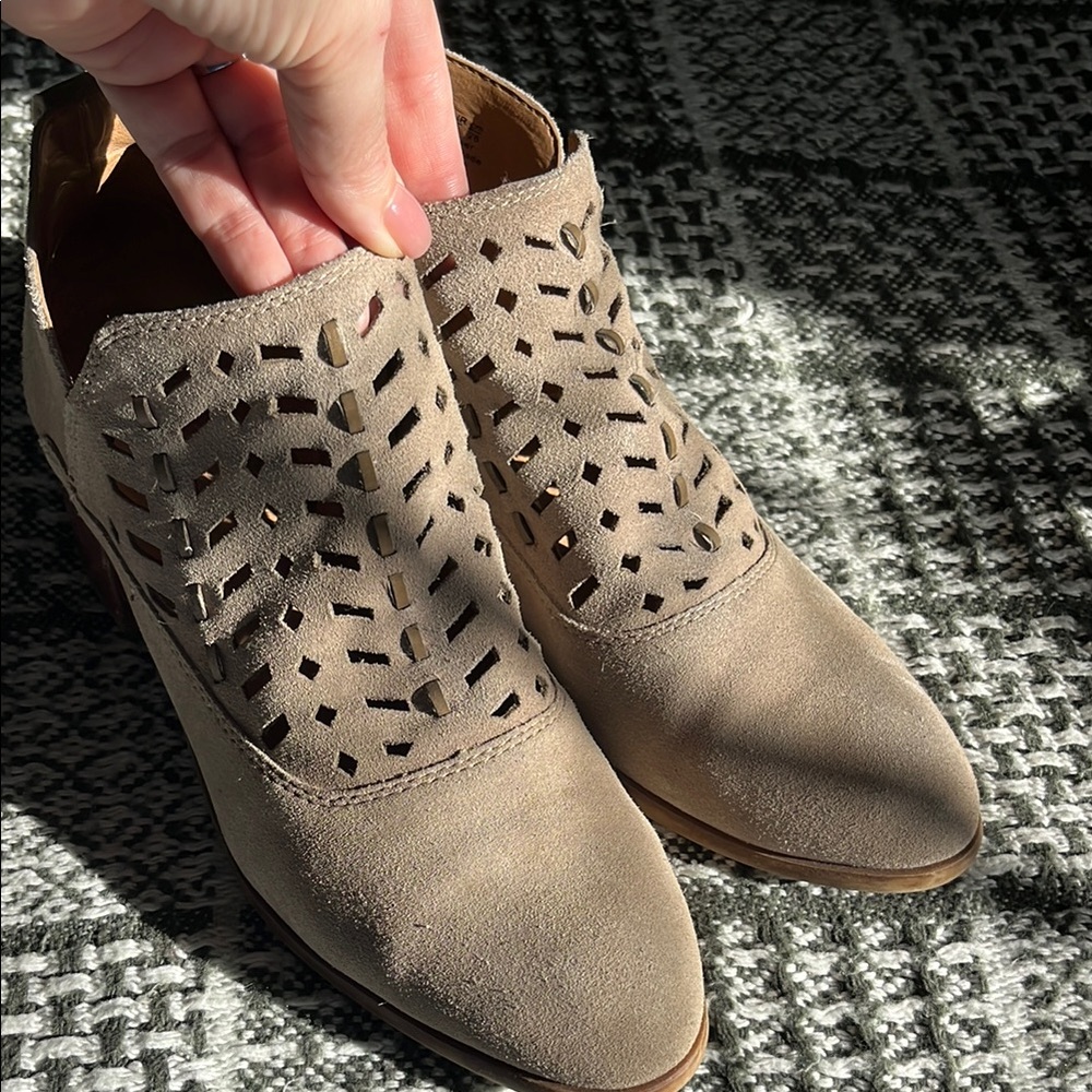 Women's Tan Suede Ankle Boots
